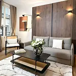 Апартаменты Louvre - Premium Near The Marais For 4 *