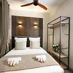 Louvre - Premium Near The Marais For 4 Париж