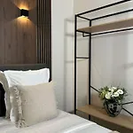 Апартаменты Louvre - Premium Near The Marais For 4