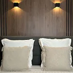 Louvre - Premium Near The Marais For 4 * Париж