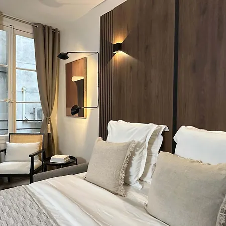 Апартаменты Louvre - Premium Near The Marais For 4 *